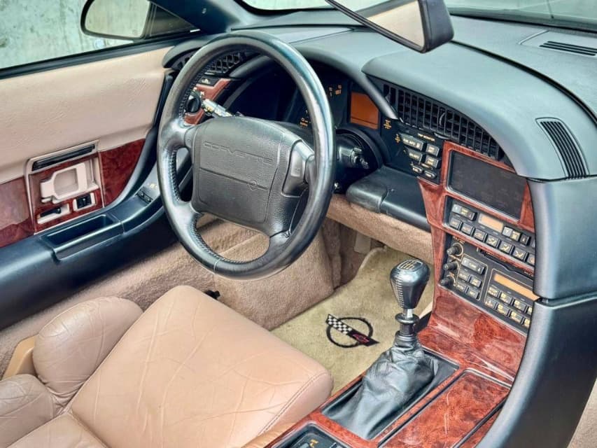 1992 Chevrolet Corvette - 21