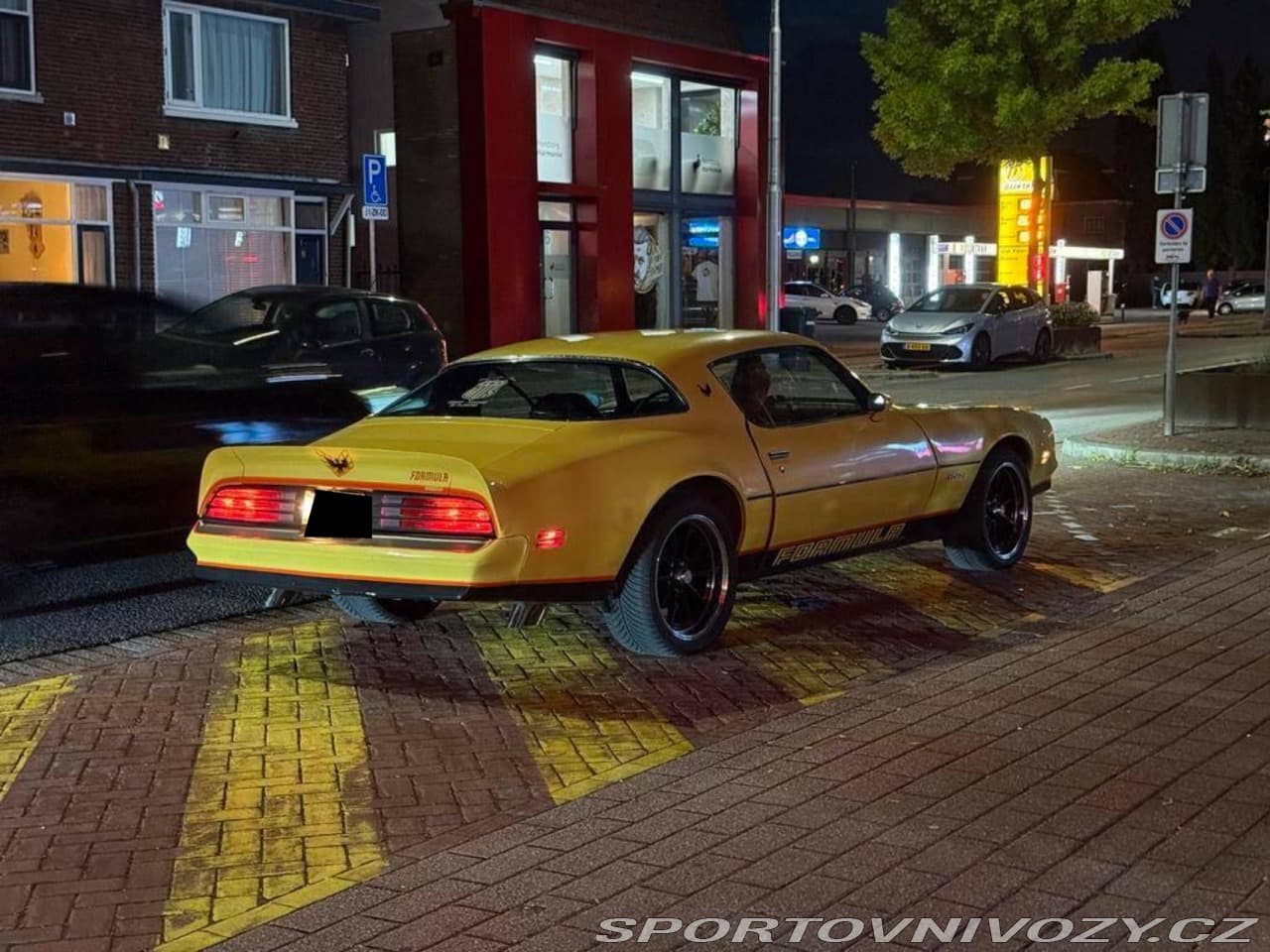1976 Pontiac Firebird - 4