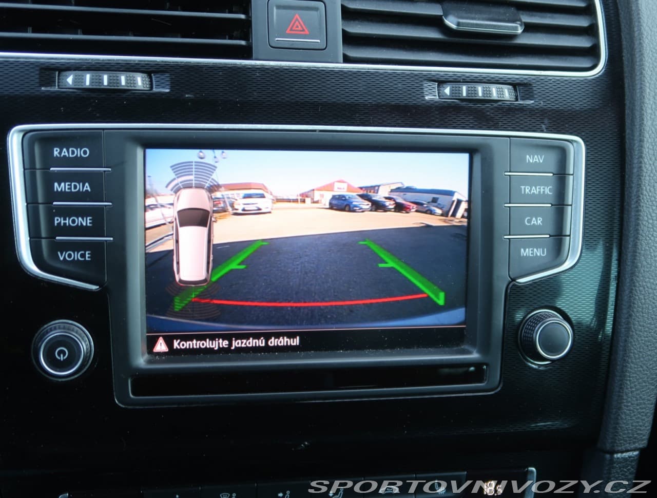 2016 Volkswagen Golf - 18