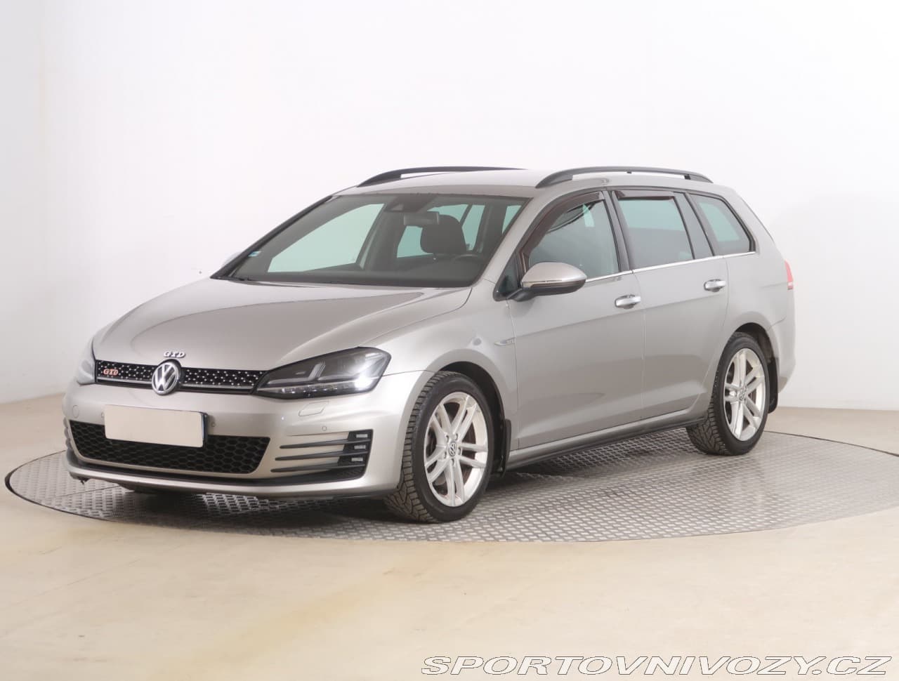 2016 Volkswagen Golf - 2