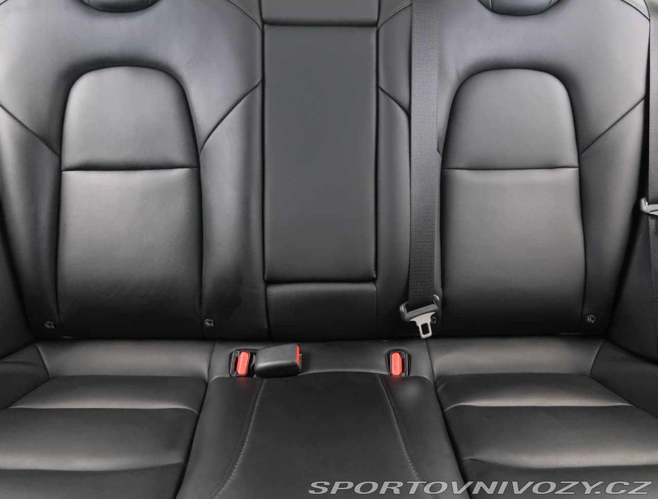 2020 Tesla Model 3 - 10