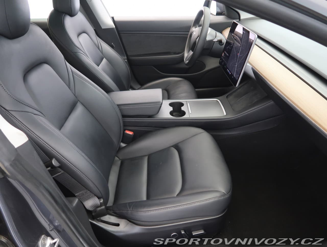 2020 Tesla Model 3 - 9