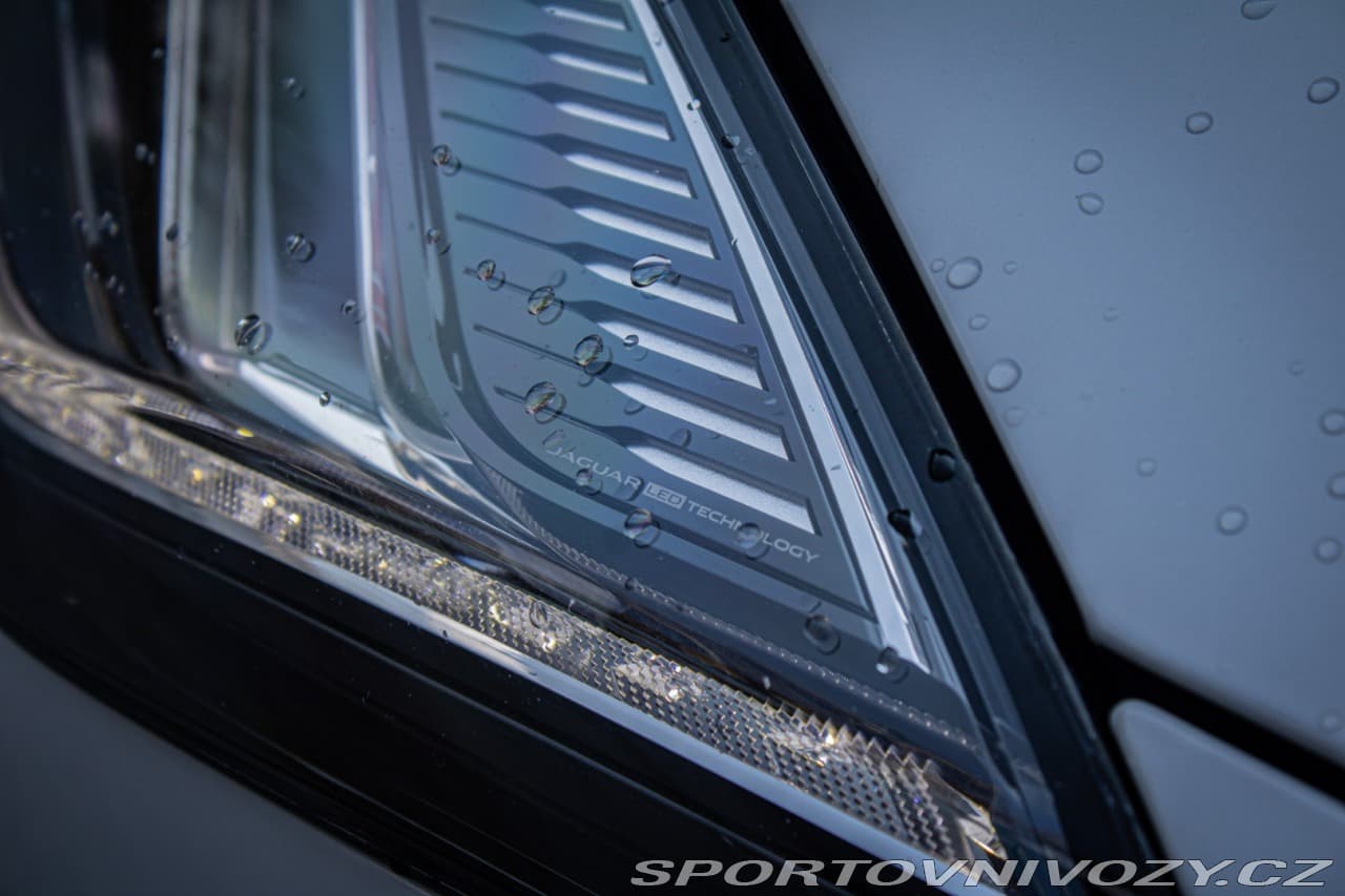 2020 Jaguar E-Pace - 11