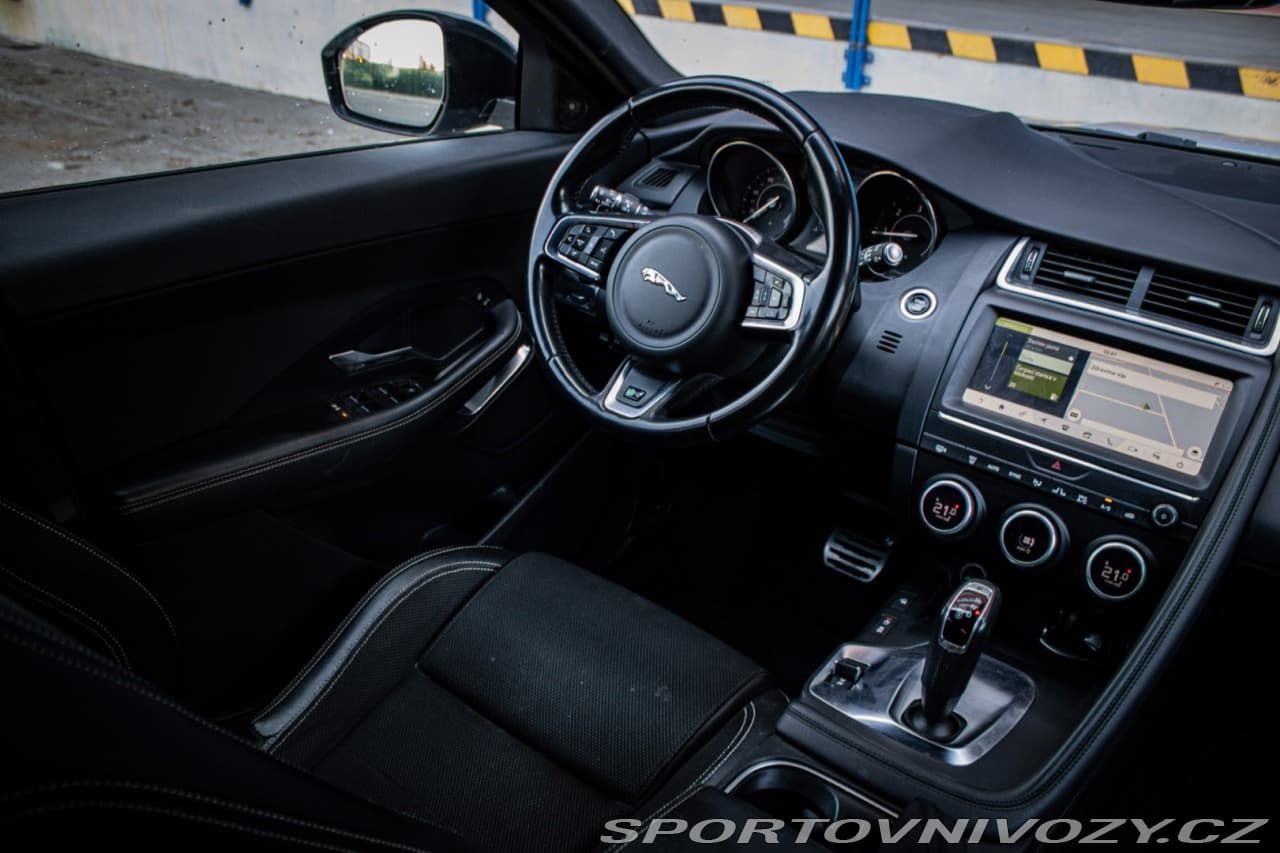 2020 Jaguar E-Pace - 17