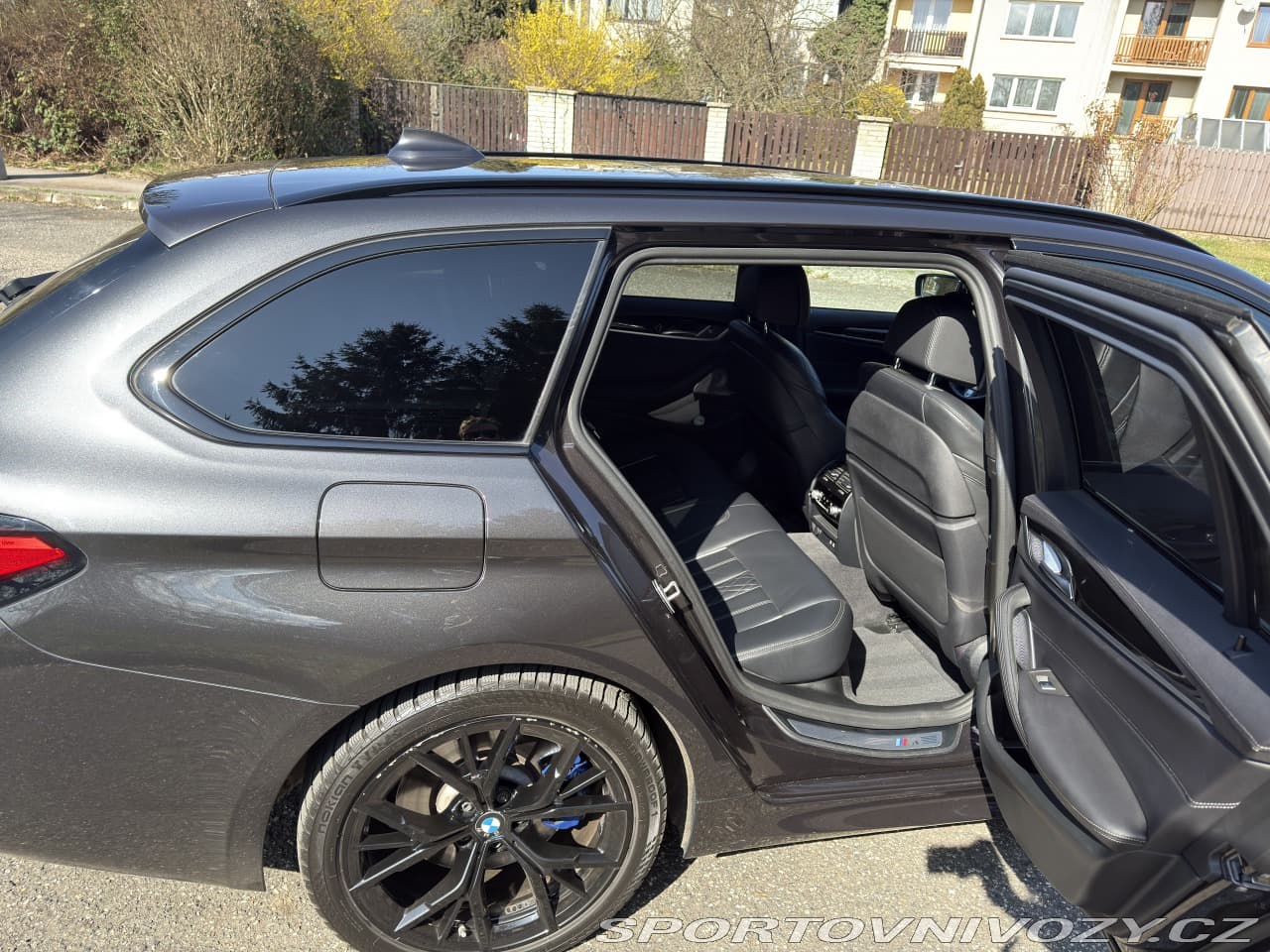 2020 BMW 5-Series - 11