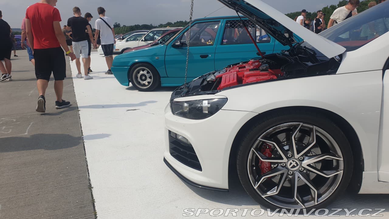 2010 Volkswagen Scirocco - 2