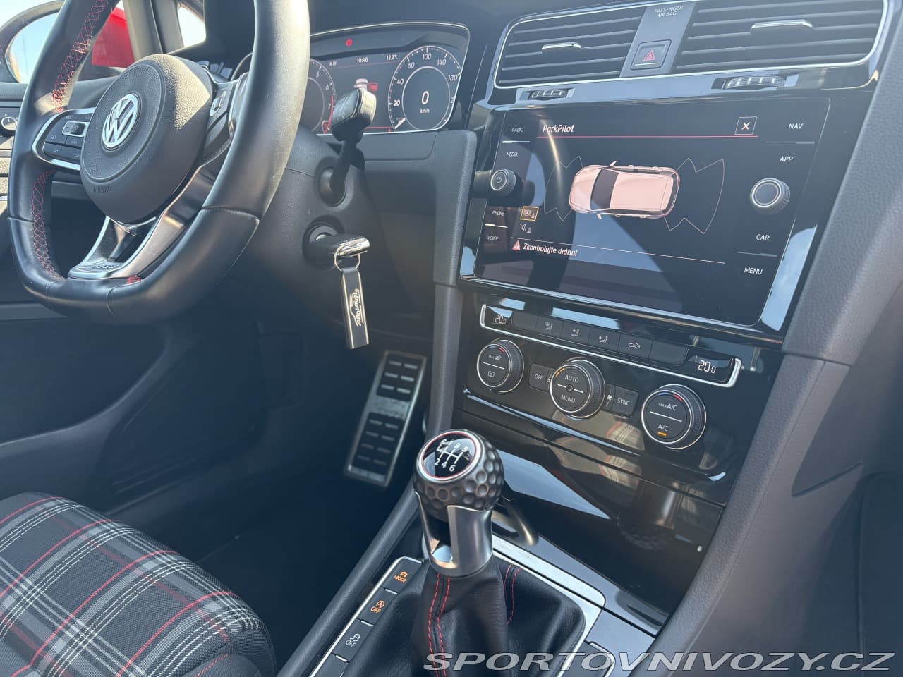2018 Volkswagen Golf - 11