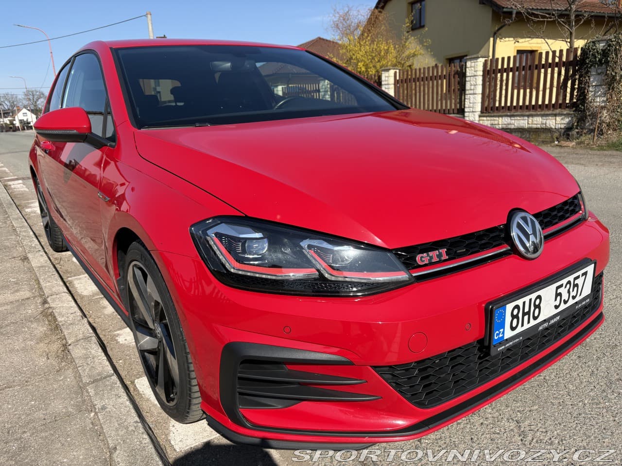 2018 Volkswagen Golf - 2