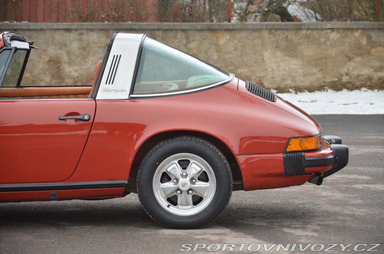 1977 Porsche 911 - 14