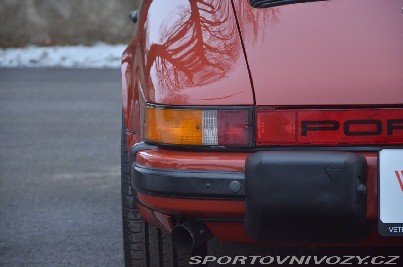 1977 Porsche 911 - 15