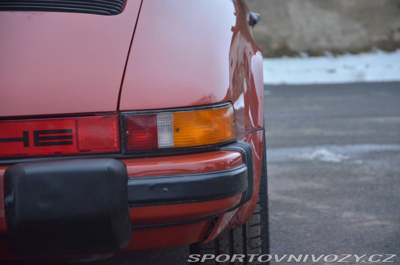 1977 Porsche 911 - 16