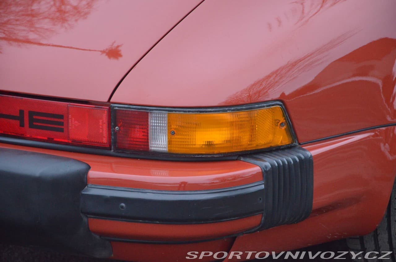 1977 Porsche 911 - 18