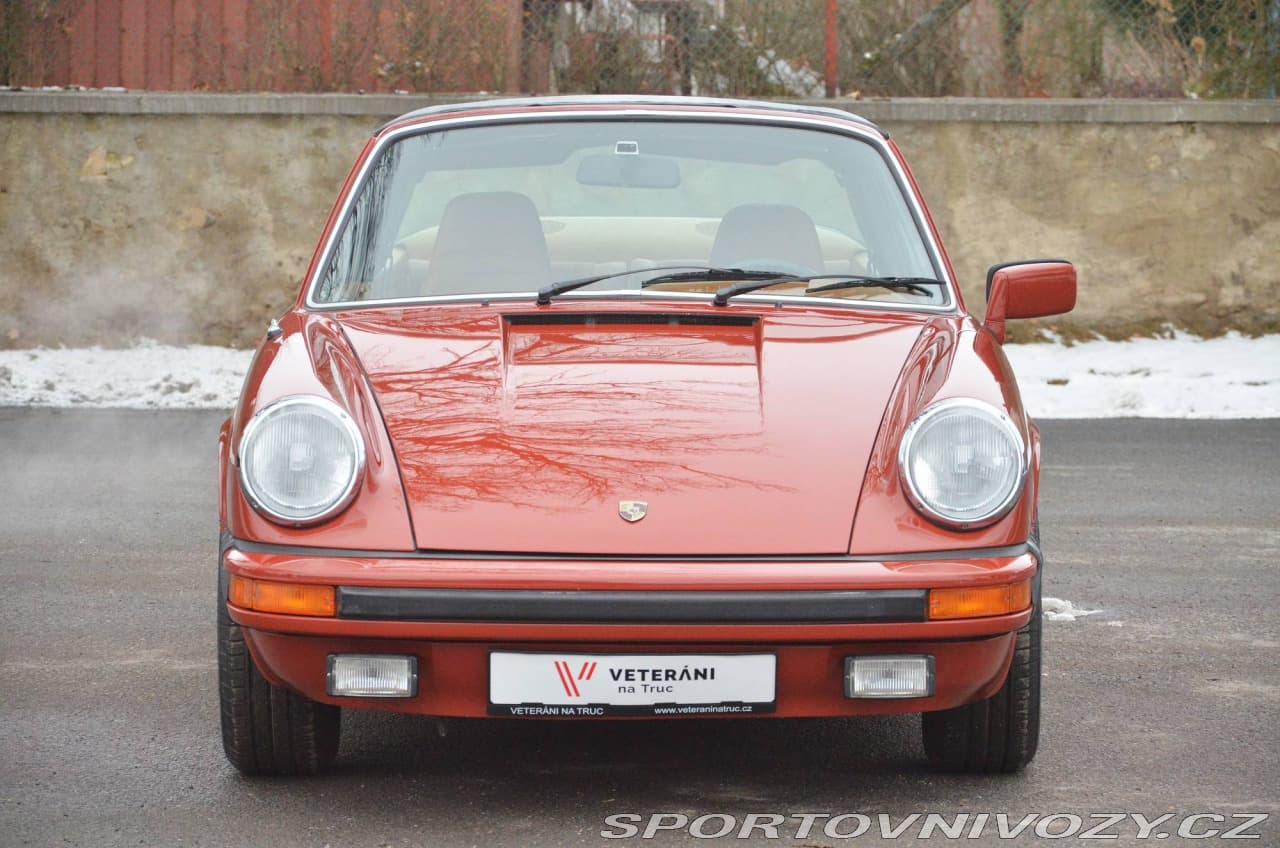 1977 Porsche 911 - 8