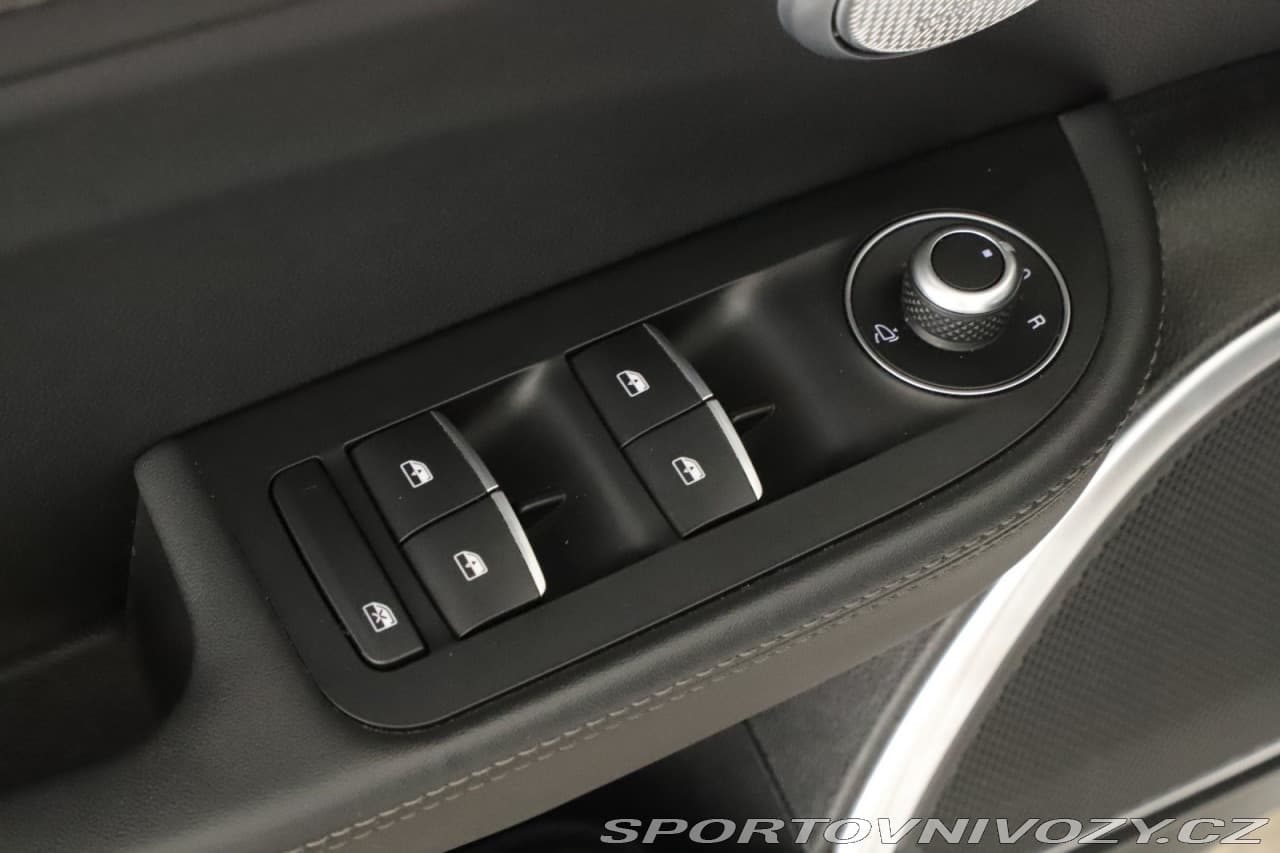 2019 Alfa Romeo Giulia - 10