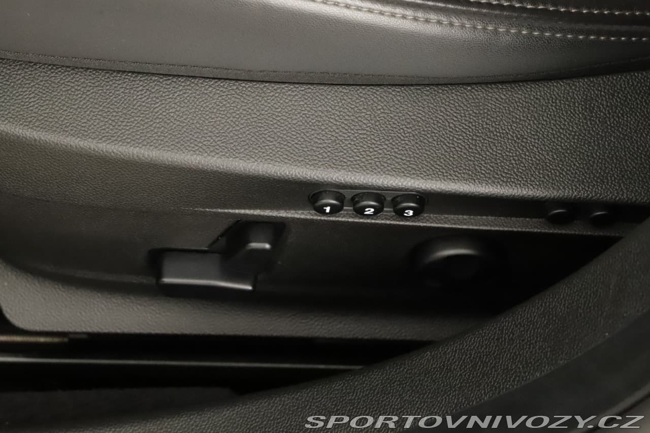 2019 Alfa Romeo Giulia - 11