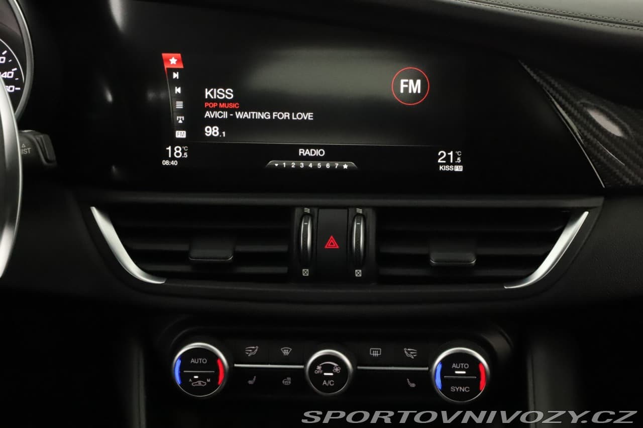 2019 Alfa Romeo Giulia - 14