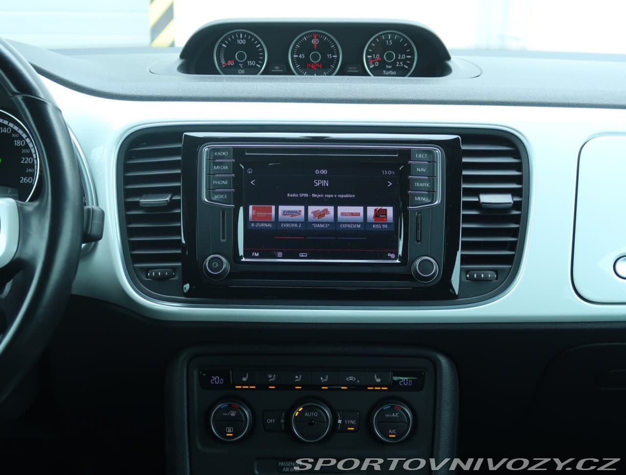 2016 Volkswagen Beetle - 12