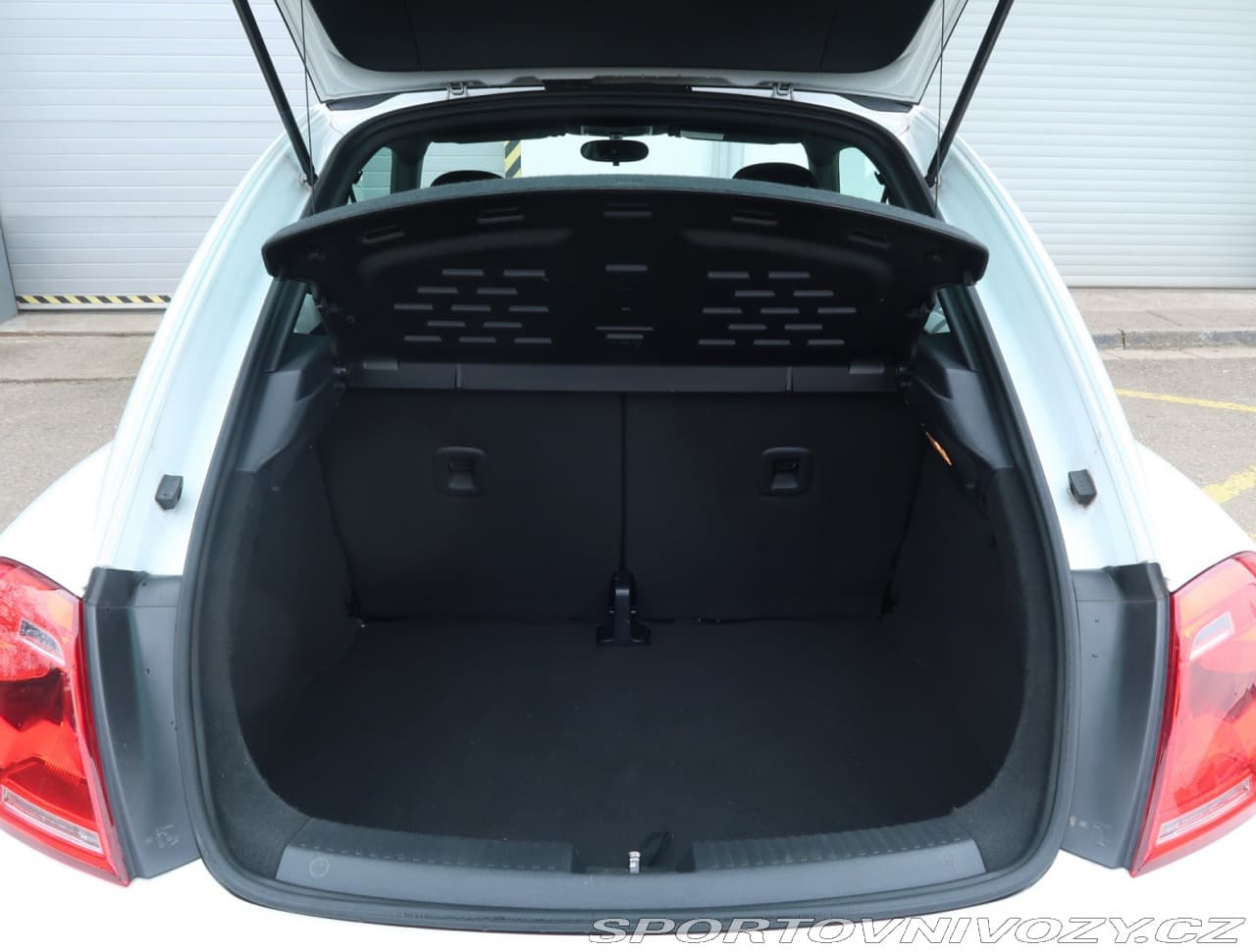 2016 Volkswagen Beetle - 14