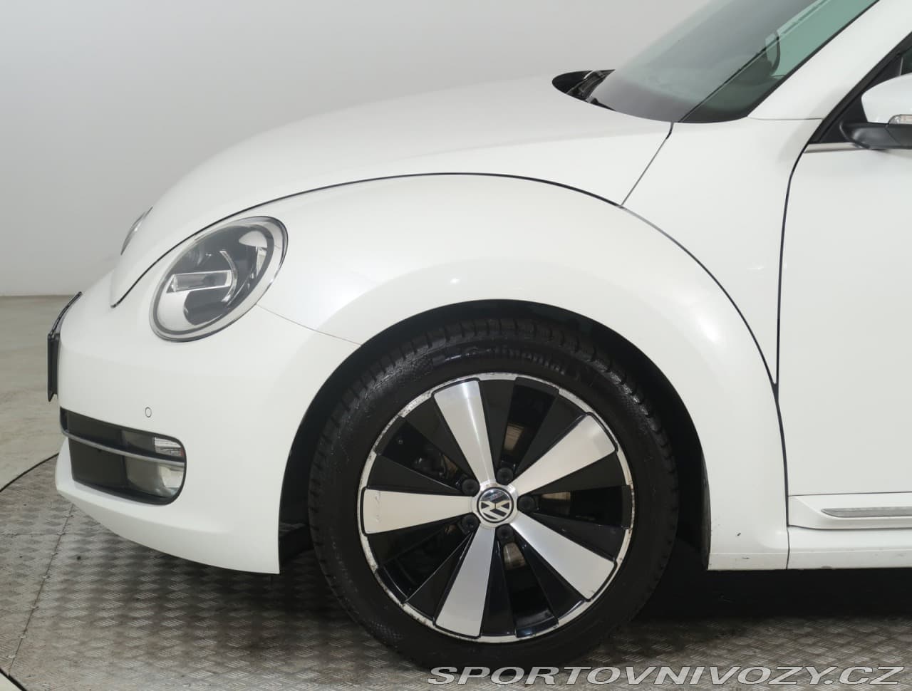 2016 Volkswagen Beetle - 15