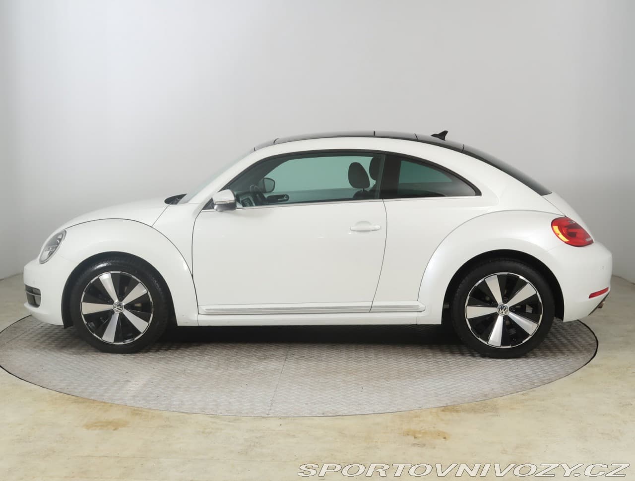 2016 Volkswagen Beetle - 3