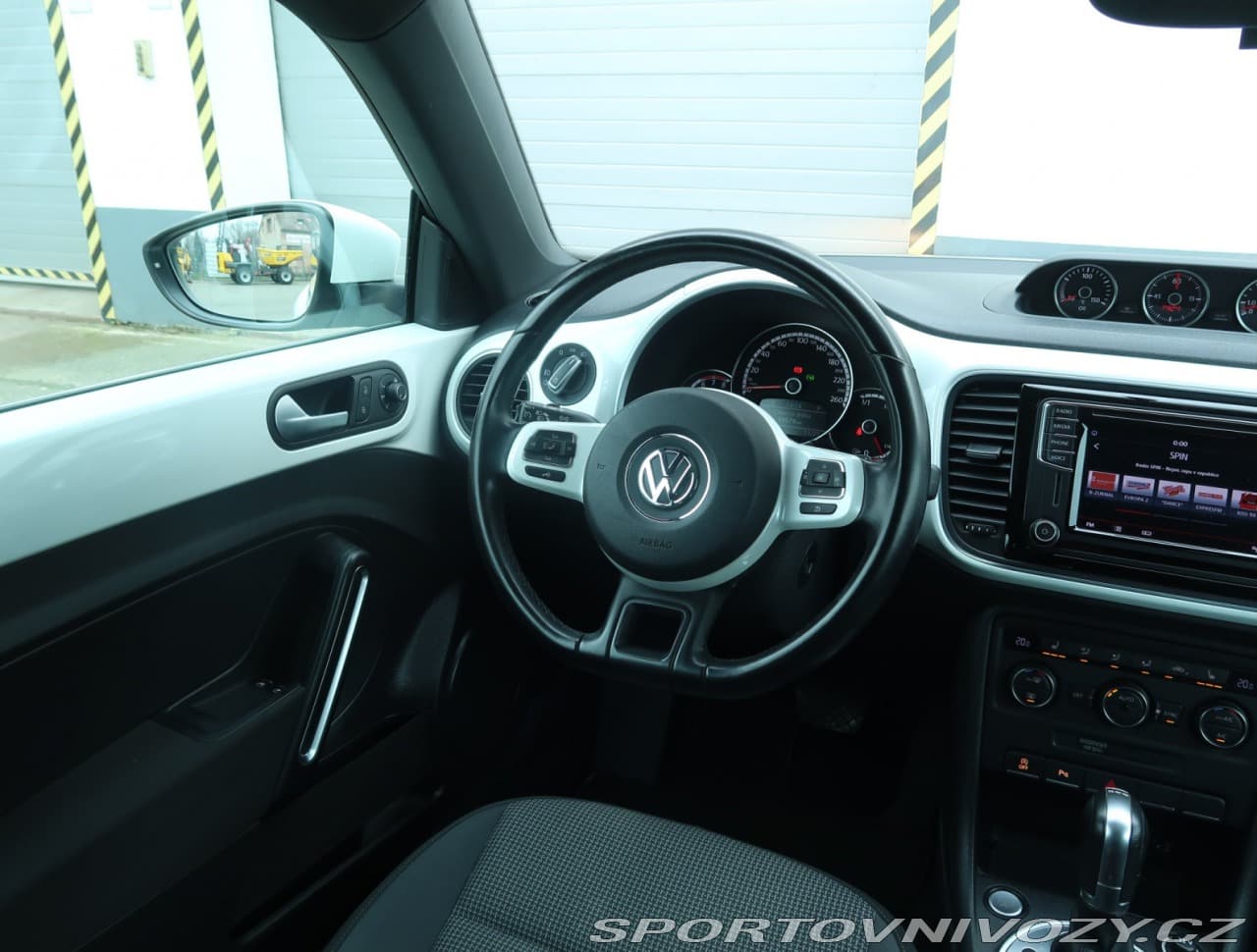 2016 Volkswagen Beetle - 7