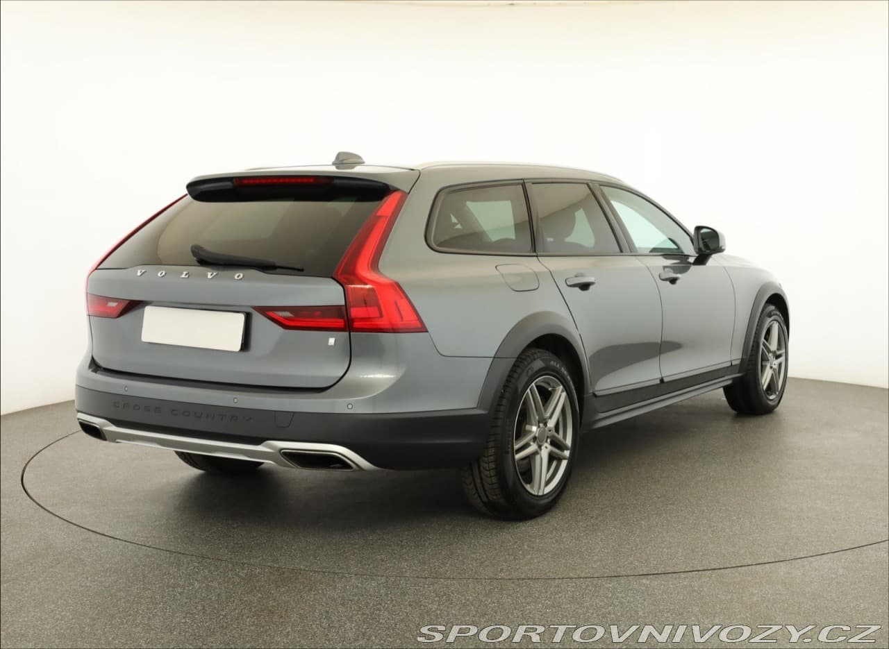 2017 Volvo V90 - 5