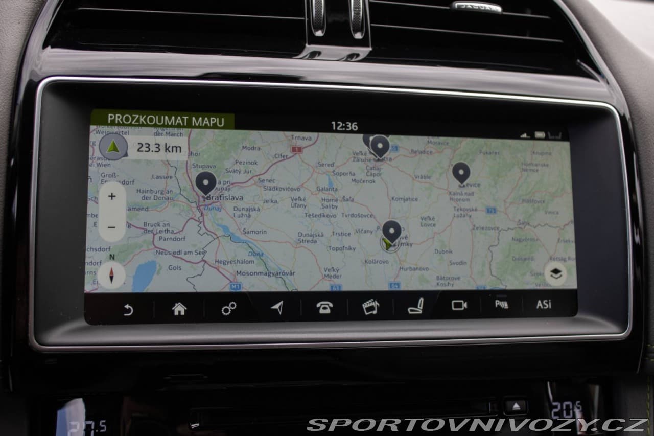 2017 Jaguar F-Pace - 18