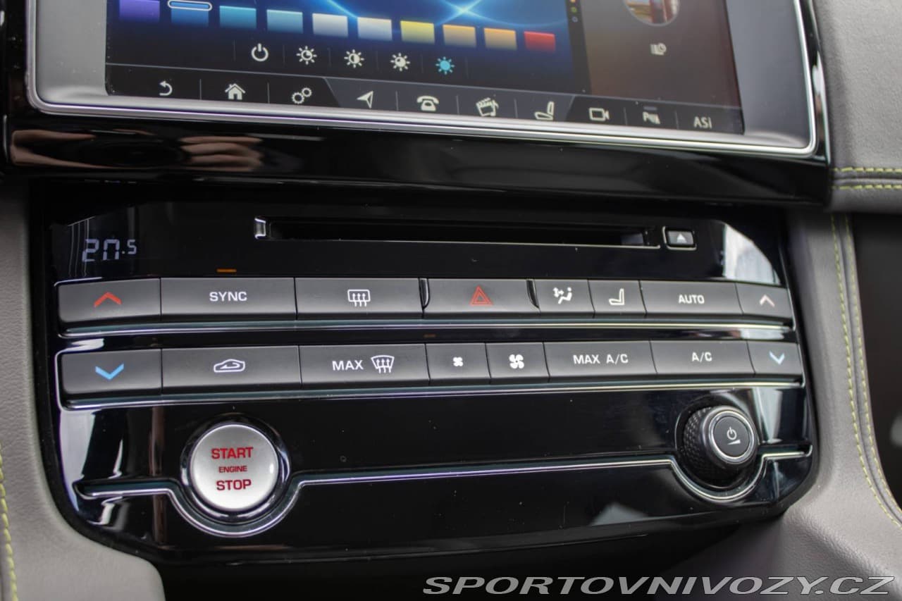 2017 Jaguar F-Pace - 20