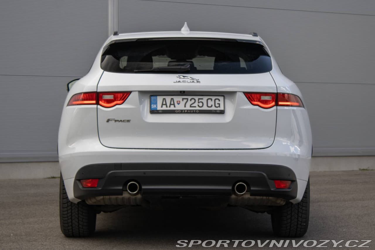 2017 Jaguar F-Pace - 7