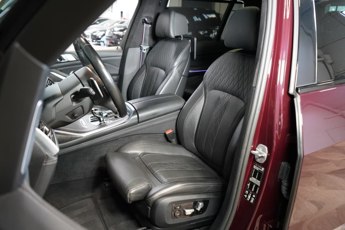 2021 BMW X7 - 13
