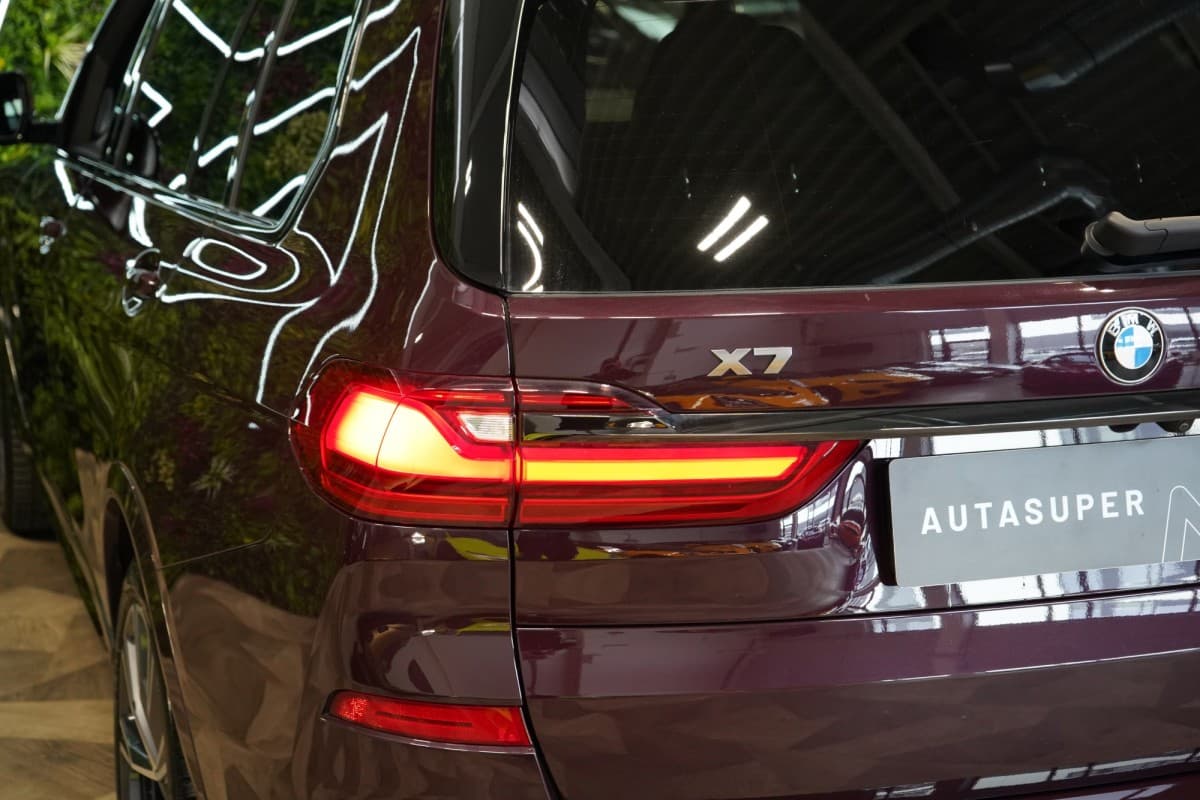 2021 BMW X7 - 8