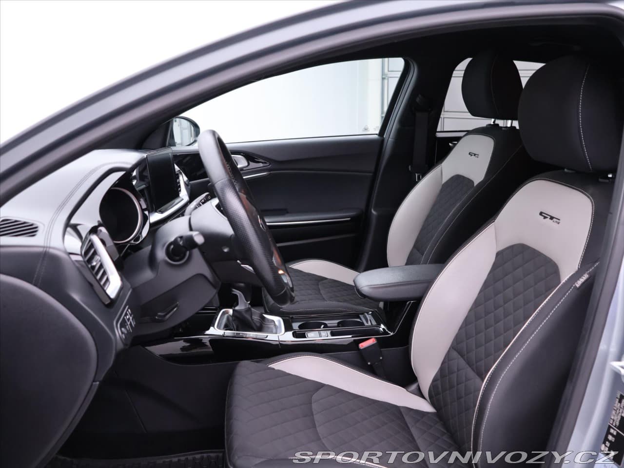 2019 Kia Proceed - 12