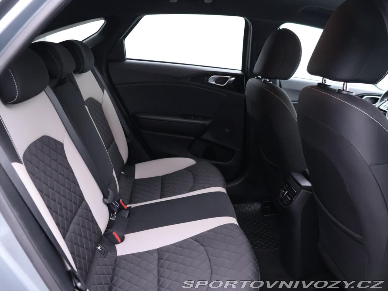 2019 Kia Proceed - 14