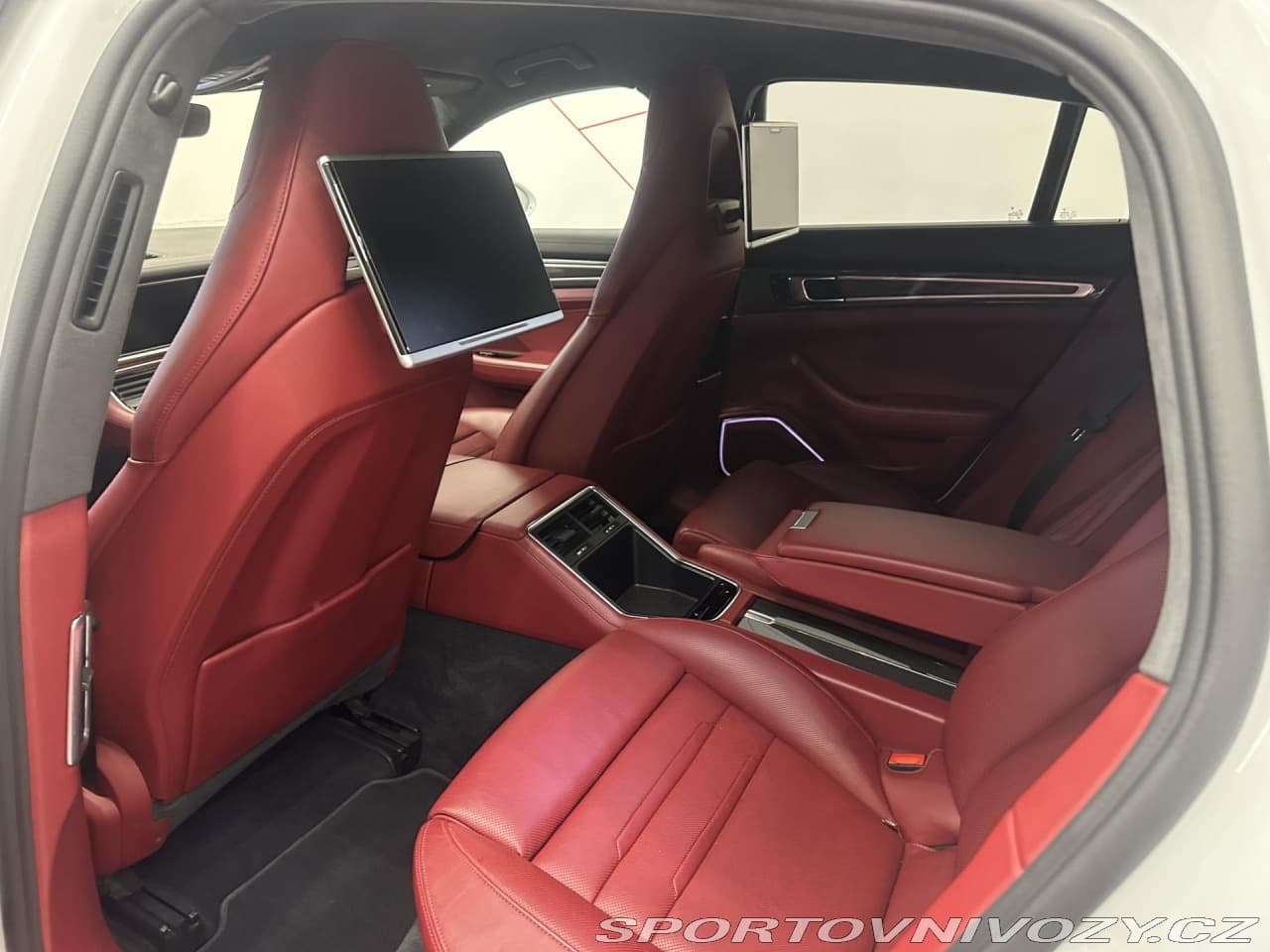 2017 Porsche Panamera - 12