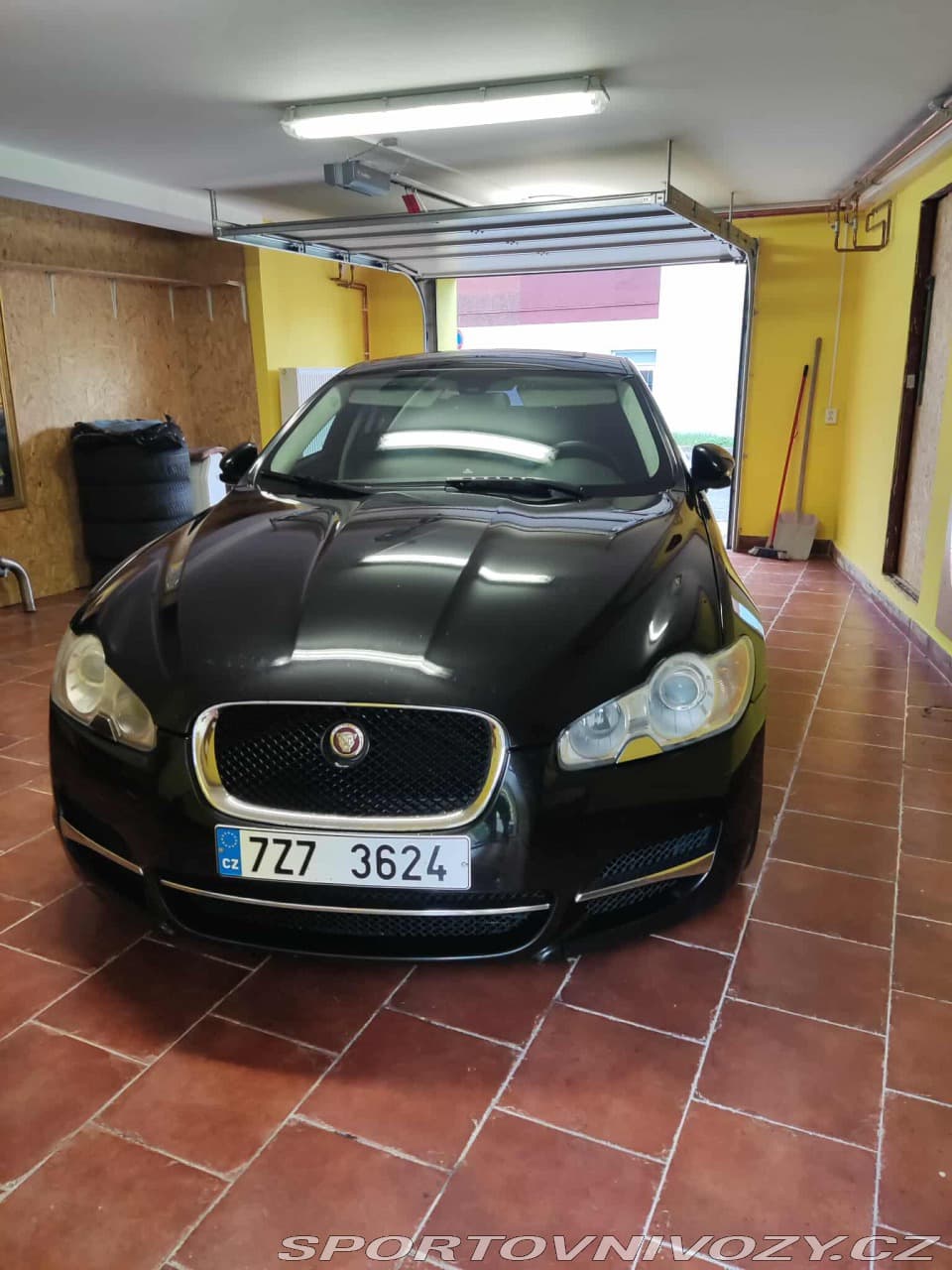 2010 Jaguar Xf - 8
