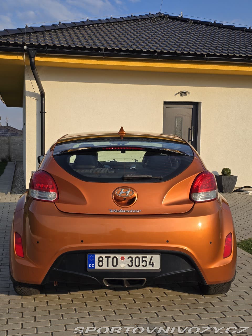 2011 Hyundai Veloster - 11