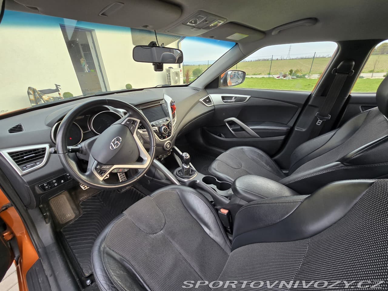 2011 Hyundai Veloster - 12