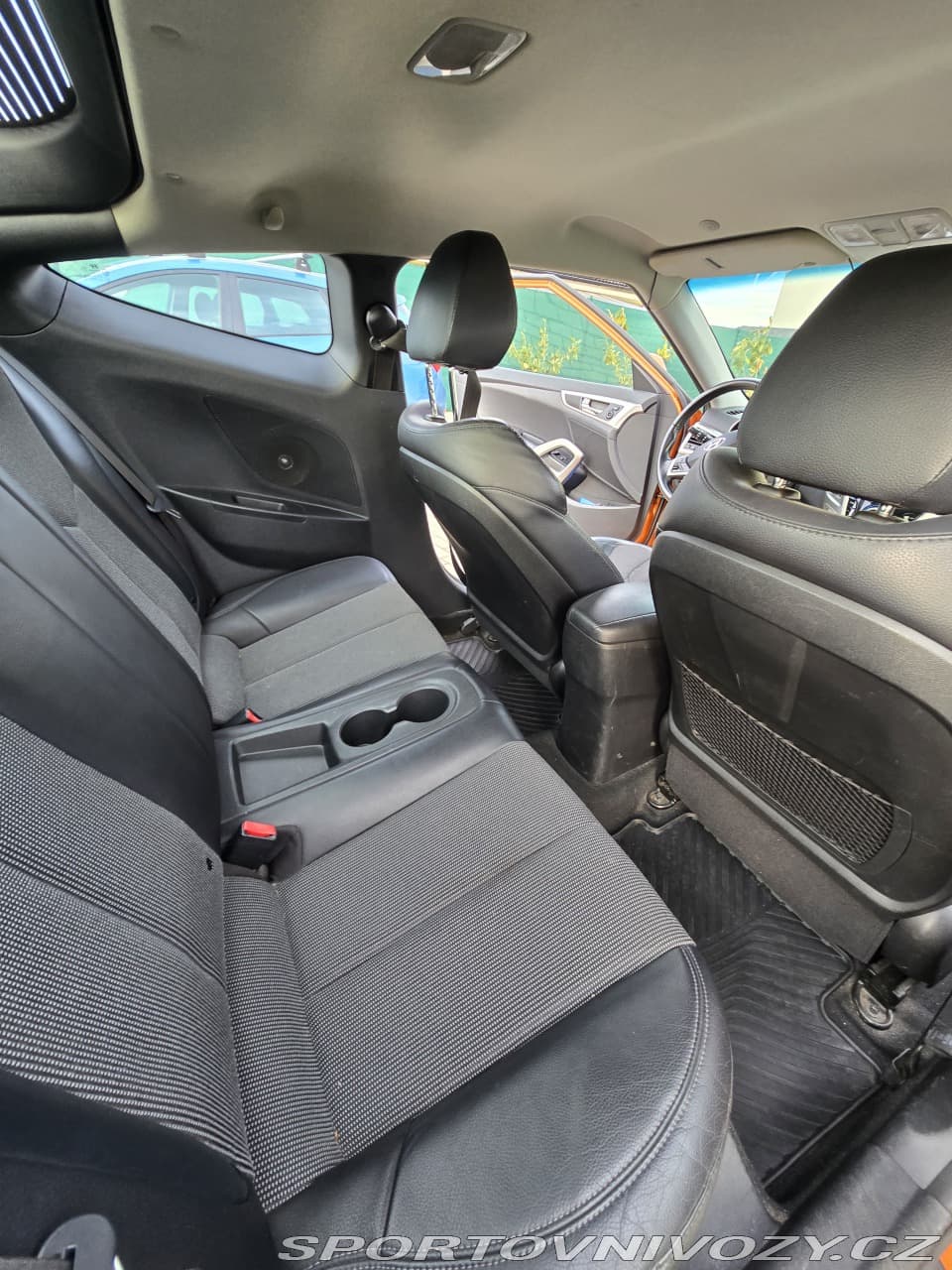 2011 Hyundai Veloster - 15