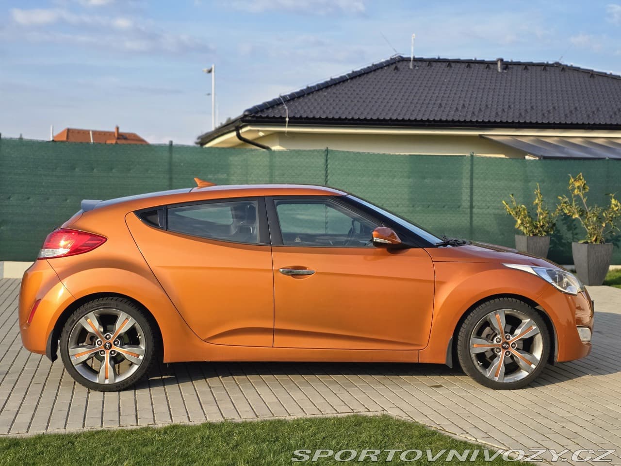 2011 Hyundai Veloster - 2