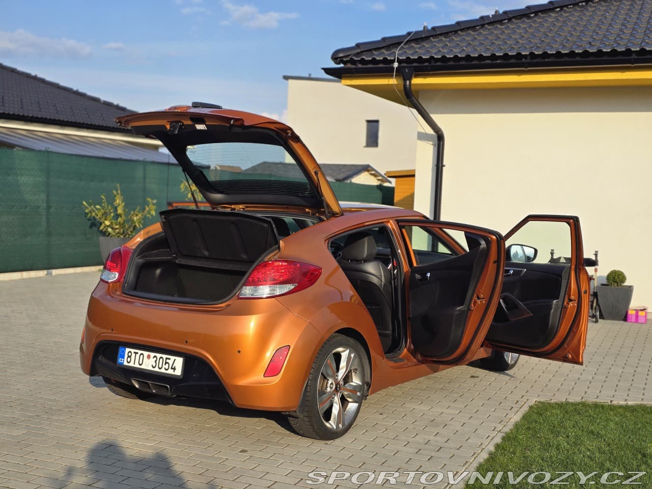 2011 Hyundai Veloster - 5