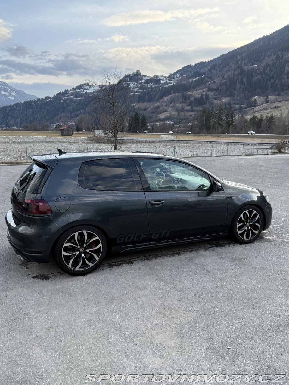 2011 Volkswagen Golf - 4