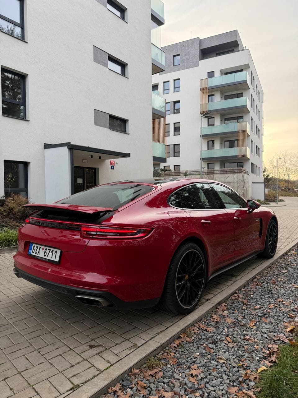 2020 Porsche Panamera - 17