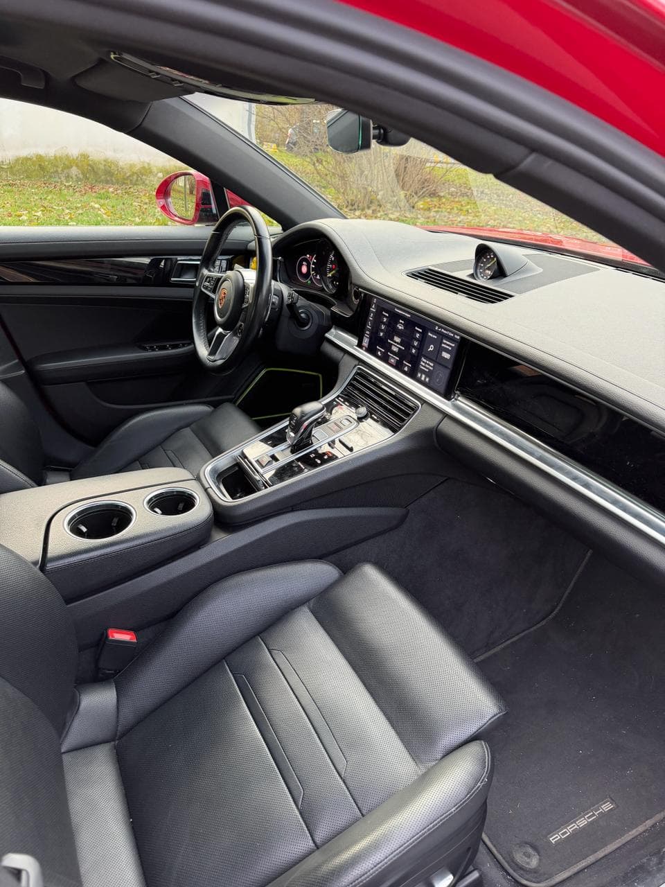 2020 Porsche Panamera - 4