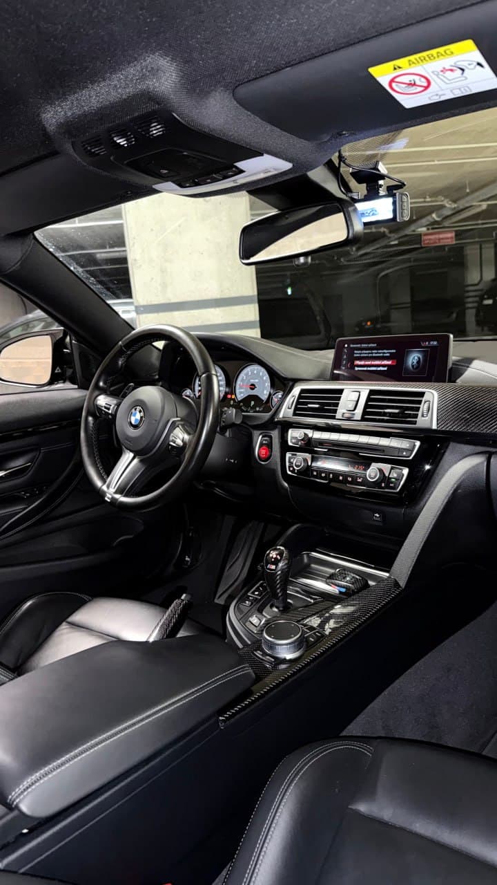 2020 BMW M4 - 12