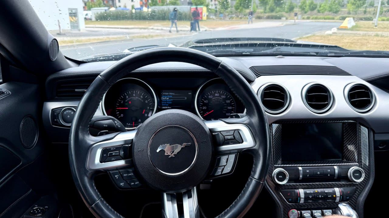 2018 Ford Mustang - 14