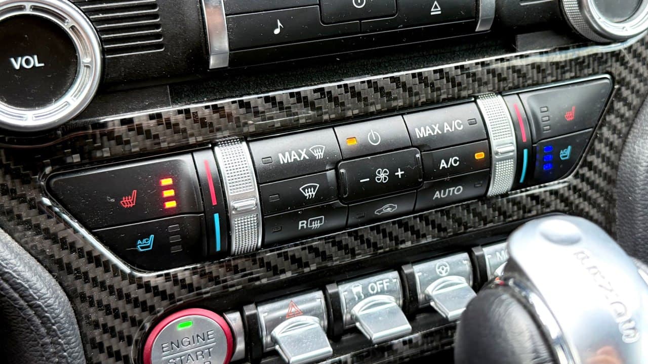 2018 Ford Mustang - 17