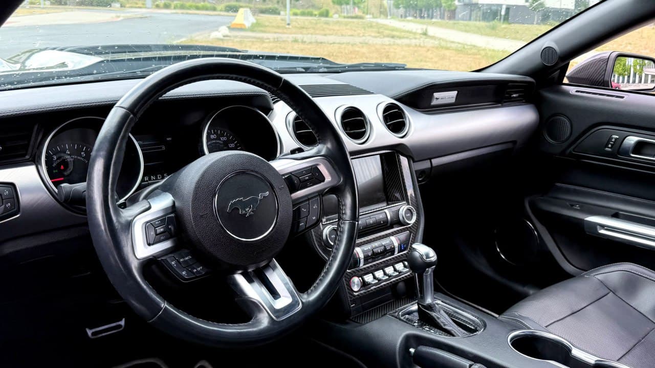 2018 Ford Mustang - 19