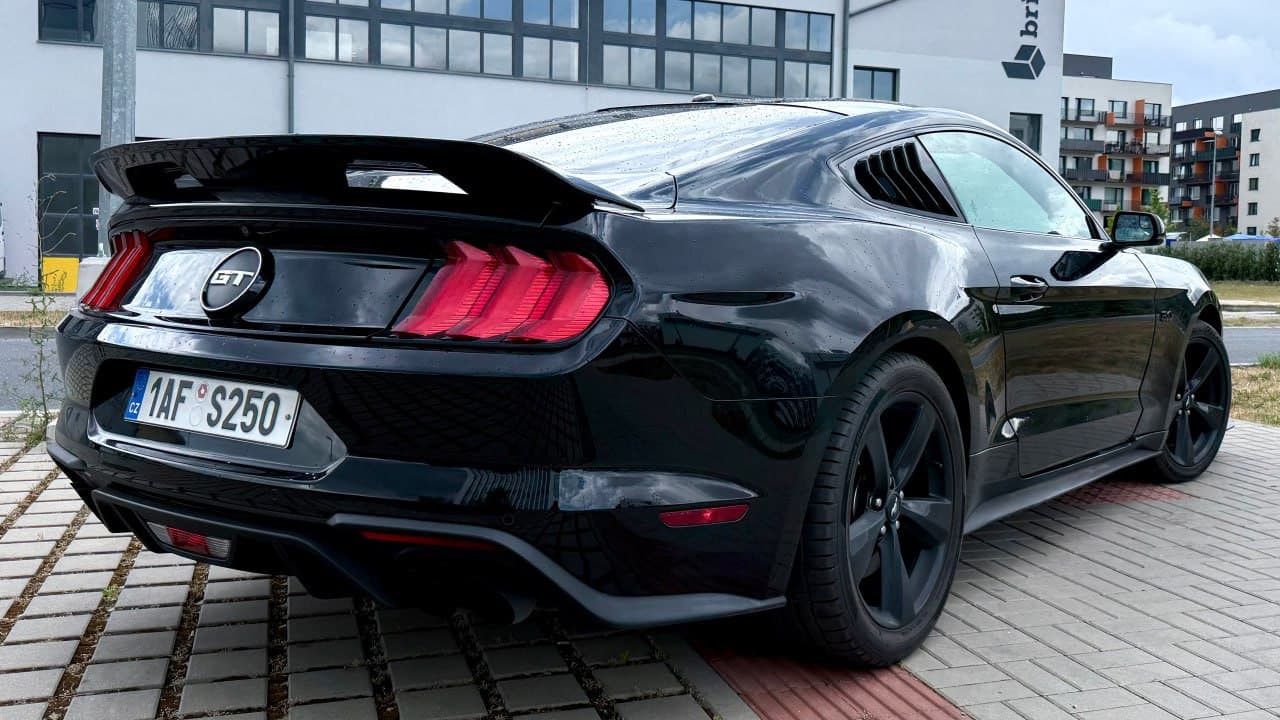 2018 Ford Mustang - 7