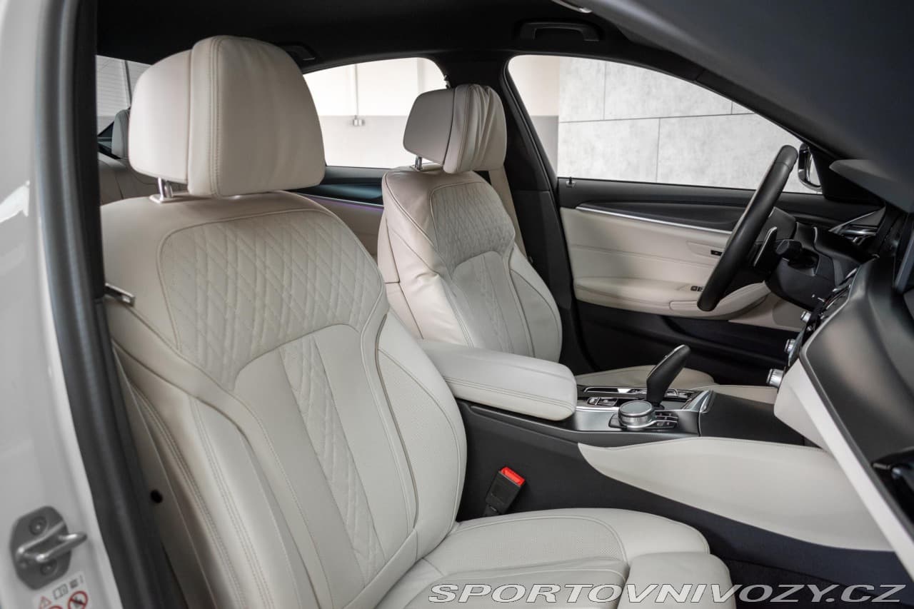 2021 BMW 5-Series - 11