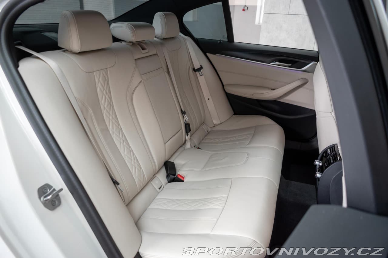 2021 BMW 5-Series - 13